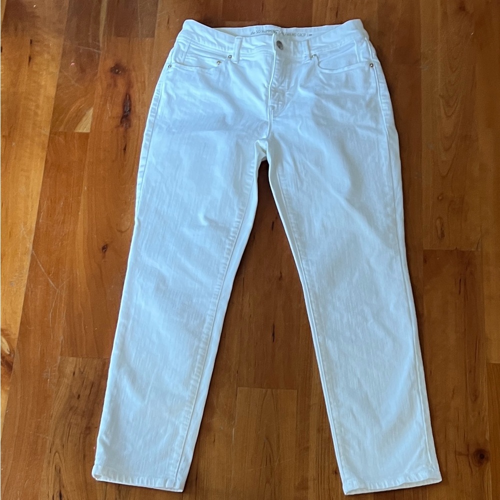 the SO SLIMMING GIRLFRIEND CROP White Jeans